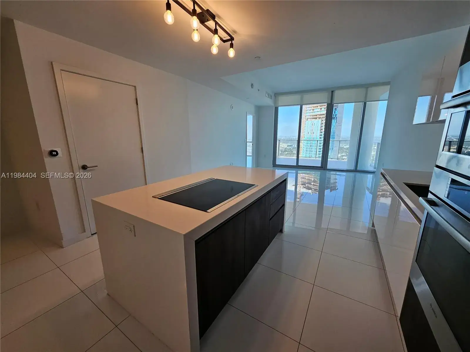 1 bedroom 2 bath Residential Lease for rent at 851 NE 1st Ave # 4000, Miami FL 33132