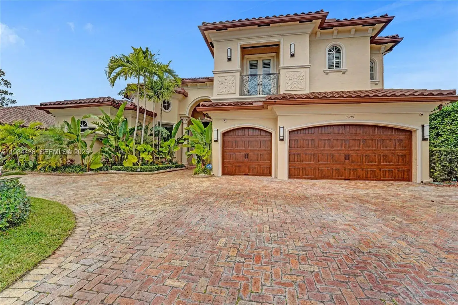 5 bedroom 6 bath Residential for sale at 10291 Sweet Bay St, Plantation FL 33324