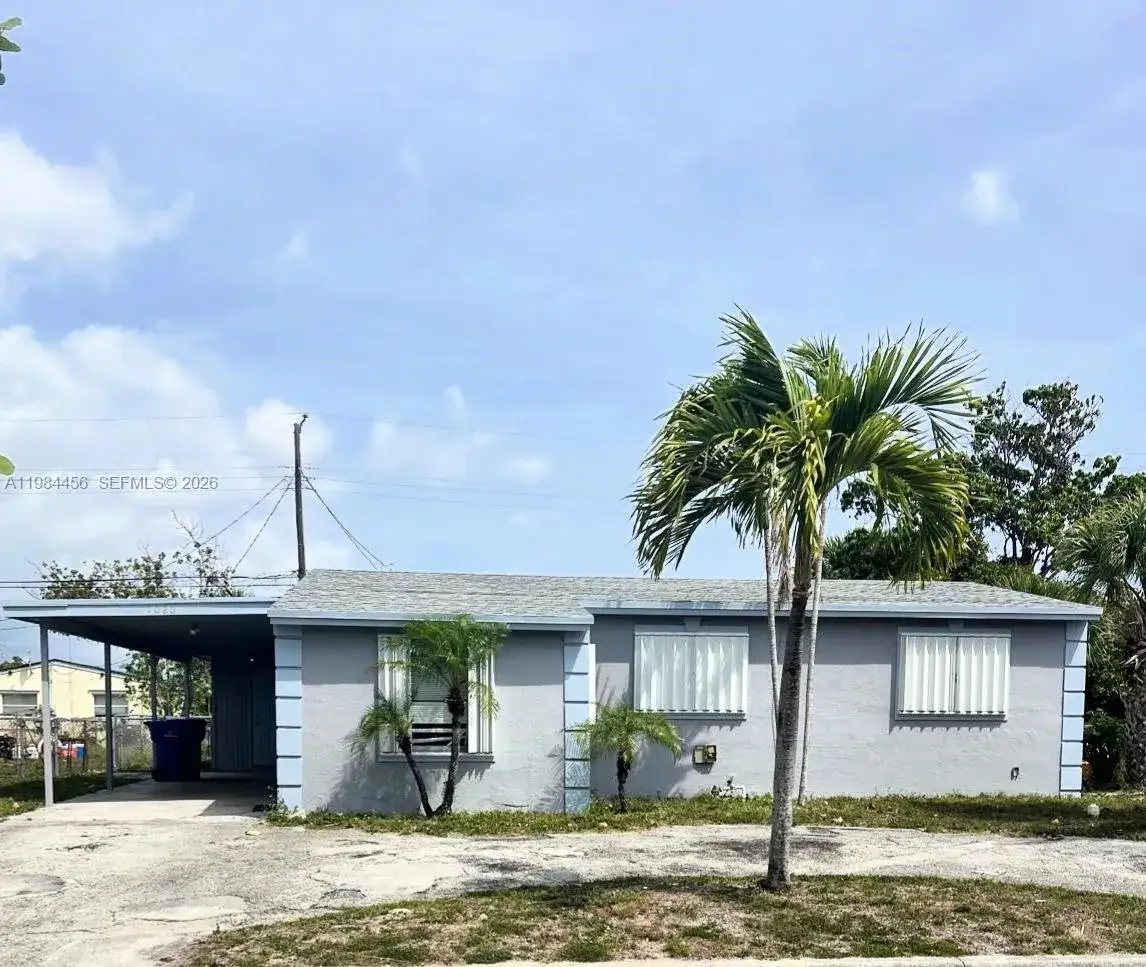 3 bedroom 1 bath Residential Lease for rent at 1020 W 2nd St, Riviera Beach FL 33404