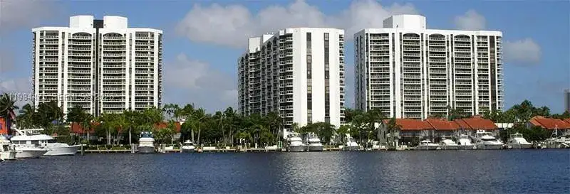 2 bedroom 2 bath Residential Lease for rent at 3610 Yacht Club Dr # 1002, Aventura FL 33180