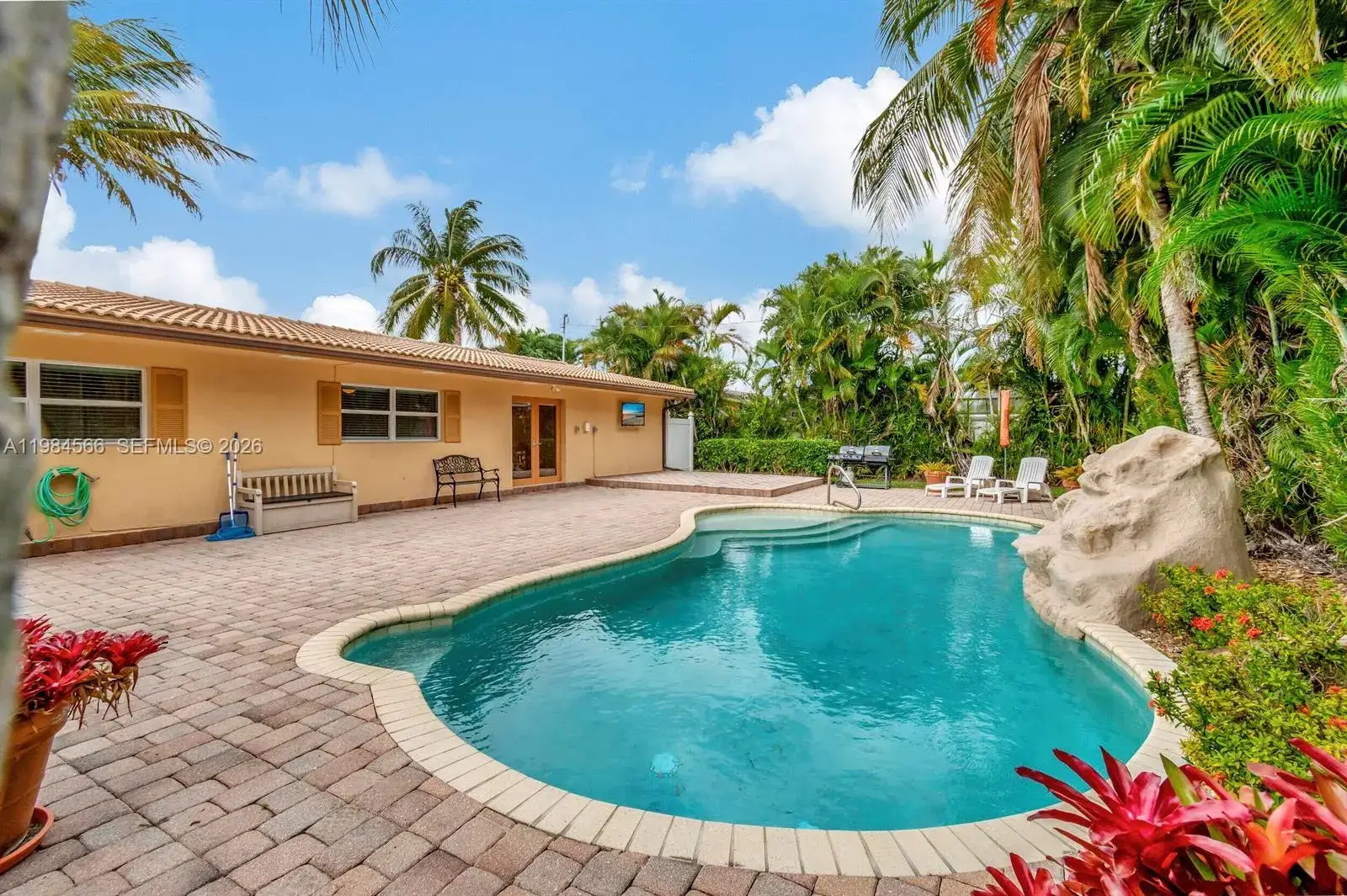 4 bedroom 2 bath Residential for sale at 11 Forest Hills Ln, Boca Raton FL 33431
