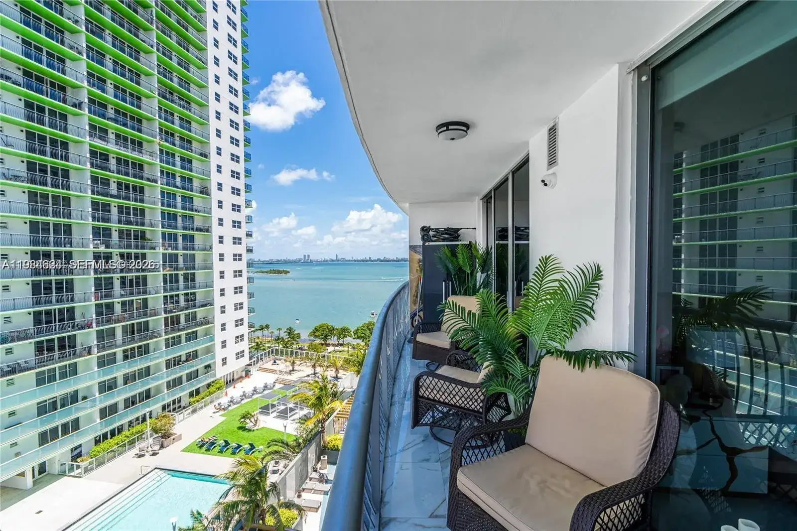 1 bedroom 1 bath Residential for sale at 1750 N Bayshore Dr # 1709, Miami FL 33132