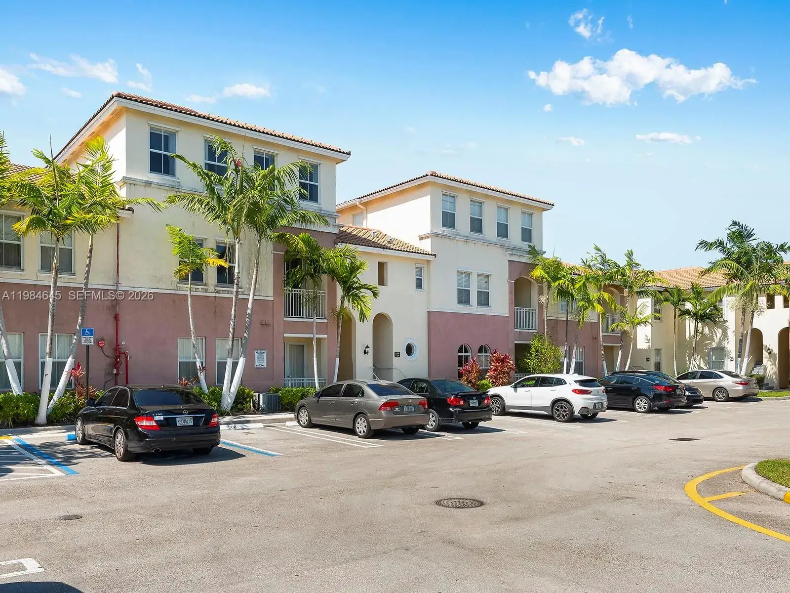 2 bedroom 2 bath Residential Lease for rent at 10022 NW 7th St # 206, Miami FL 33172