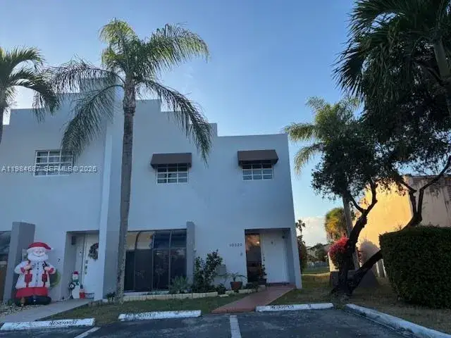 3 bedroom 2 bath Residential Lease for rent at 10320 SW 154th Cir Ct # 8, Miami FL 33196