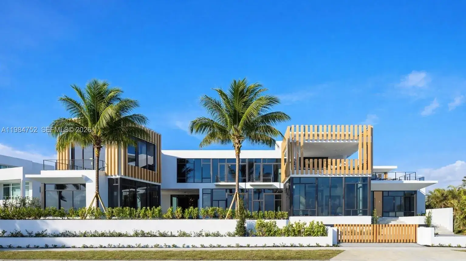 7 bedroom 9 bath Residential for sale at 6315 S Flagler Dr, West Palm Beach FL 33405
