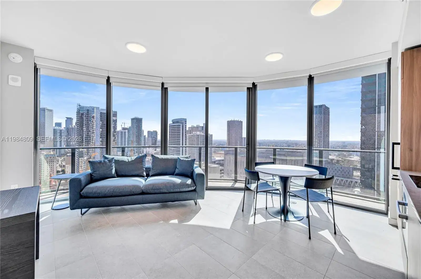 1 bedroom 1 bath Residential for sale at 121 NE 5th St # 3005, Miami FL 33130