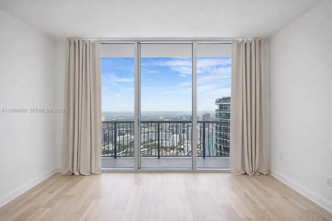 1 bedroom 1 bath Residential for sale at 1750 N Bayshore Dr # 3811, Miami FL 33132