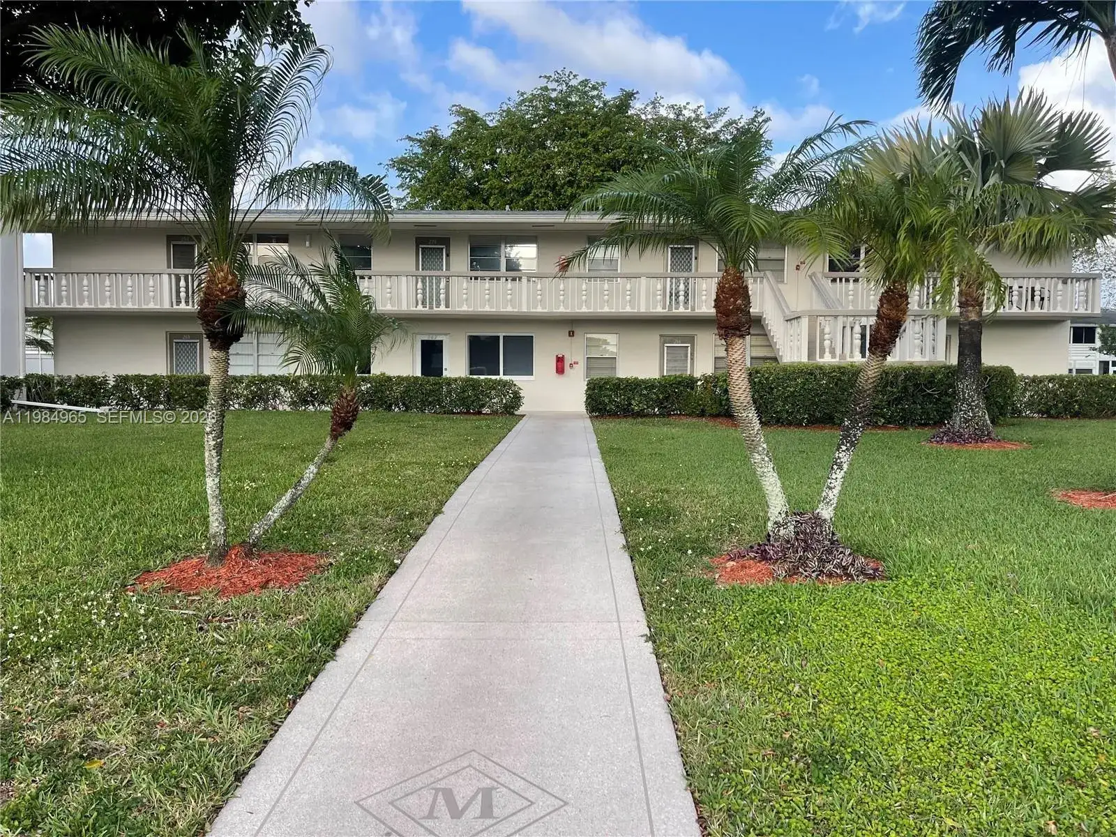 2 bedroom 1 bath Residential for sale at 279 Markham M # M, Deerfield Beach FL 33442