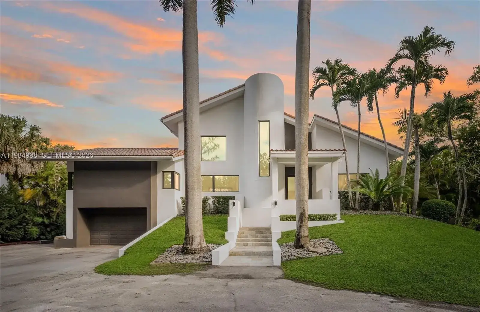 7 bedroom 5 bath Residential for sale at 5981 SW 136th St, Pinecrest FL 33156