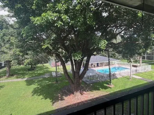 2 bedroom 2 bath Residential for sale at 5100 SW 64th Ave # 202, Davie FL 33314