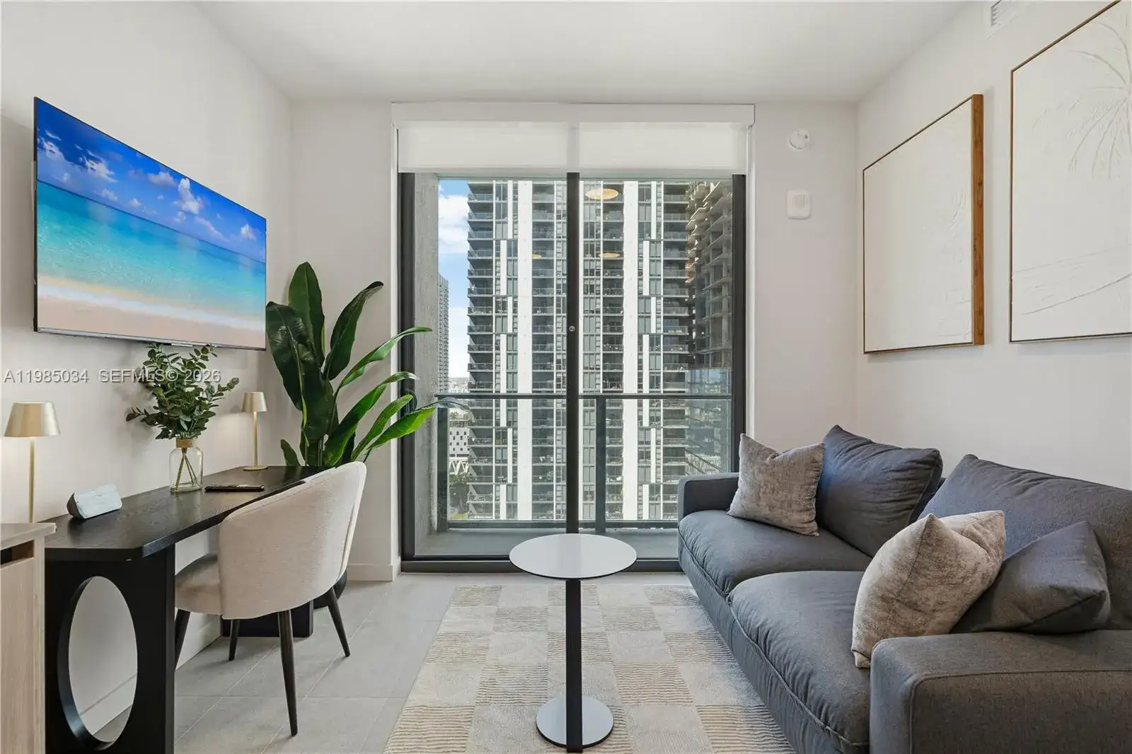 1 bedroom 1 bath Residential Lease for rent at 121 NE 5th St # 2706, Miami FL 33132