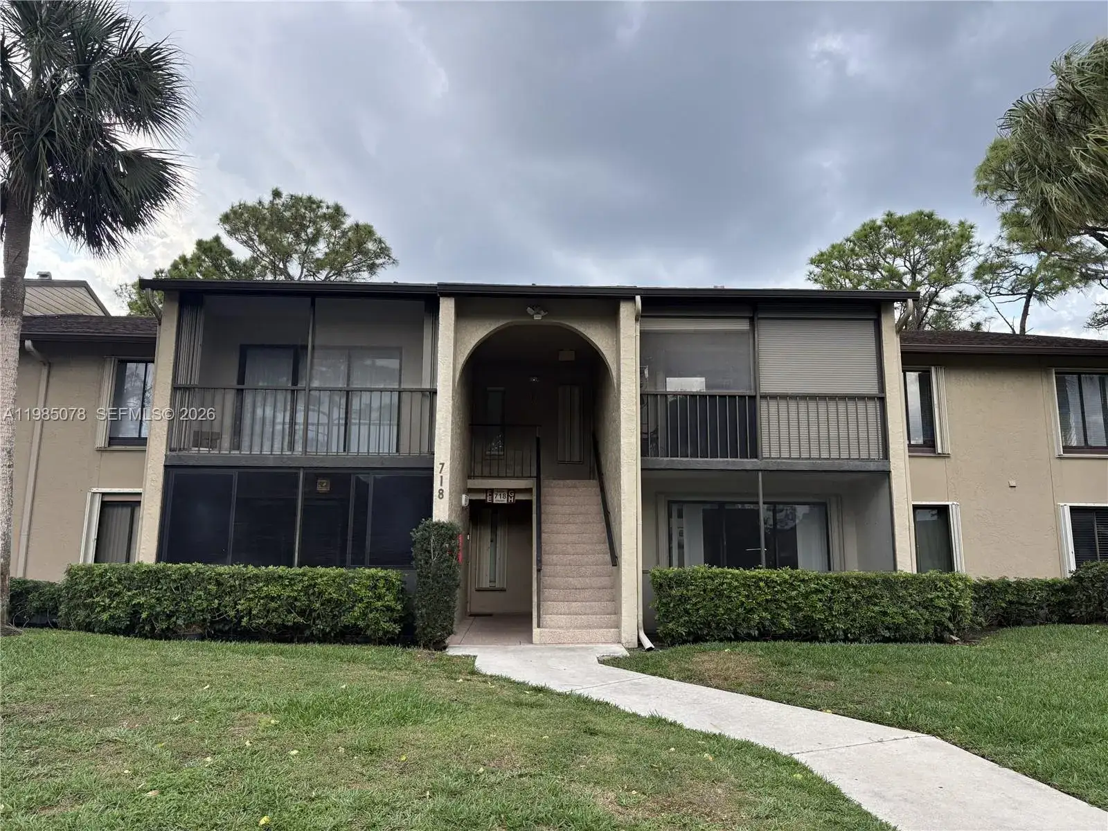 1 bedroom 1 bath Residential for sale at 718 Sunny Pine Way # F2, Green Acres FL 33415