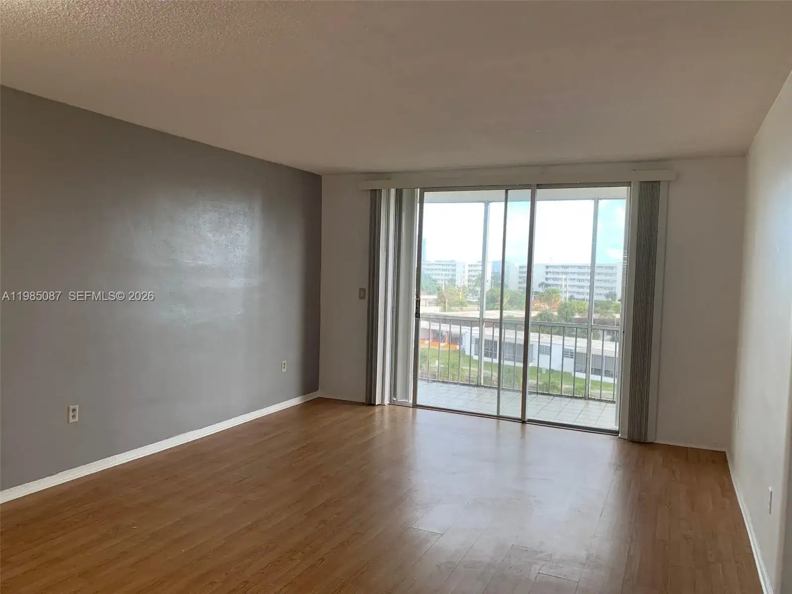 1 bedroom 1 bath Residential for sale at 2859 Leonard Dr # G510, Aventura FL 33160