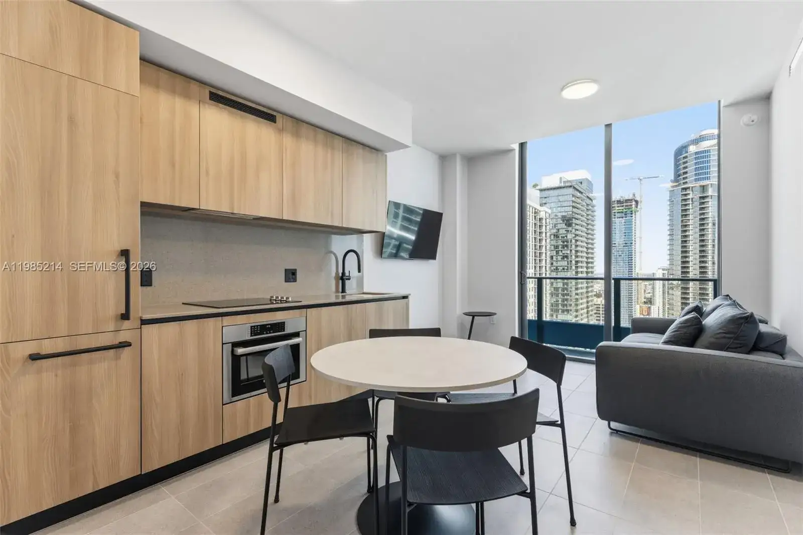 1 bedroom 2 bath Residential Lease for rent at 121 NE 5th St # 3711, Miami FL 33132