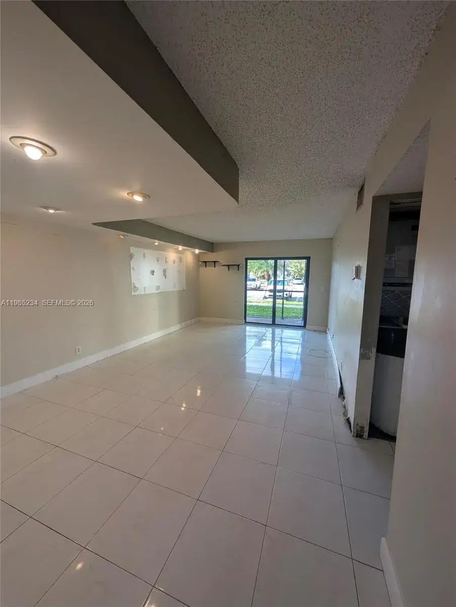 2 bedroom 1 bath Residential for sale at 3720 N Pine Island Rd # 136, Sunrise FL 33351