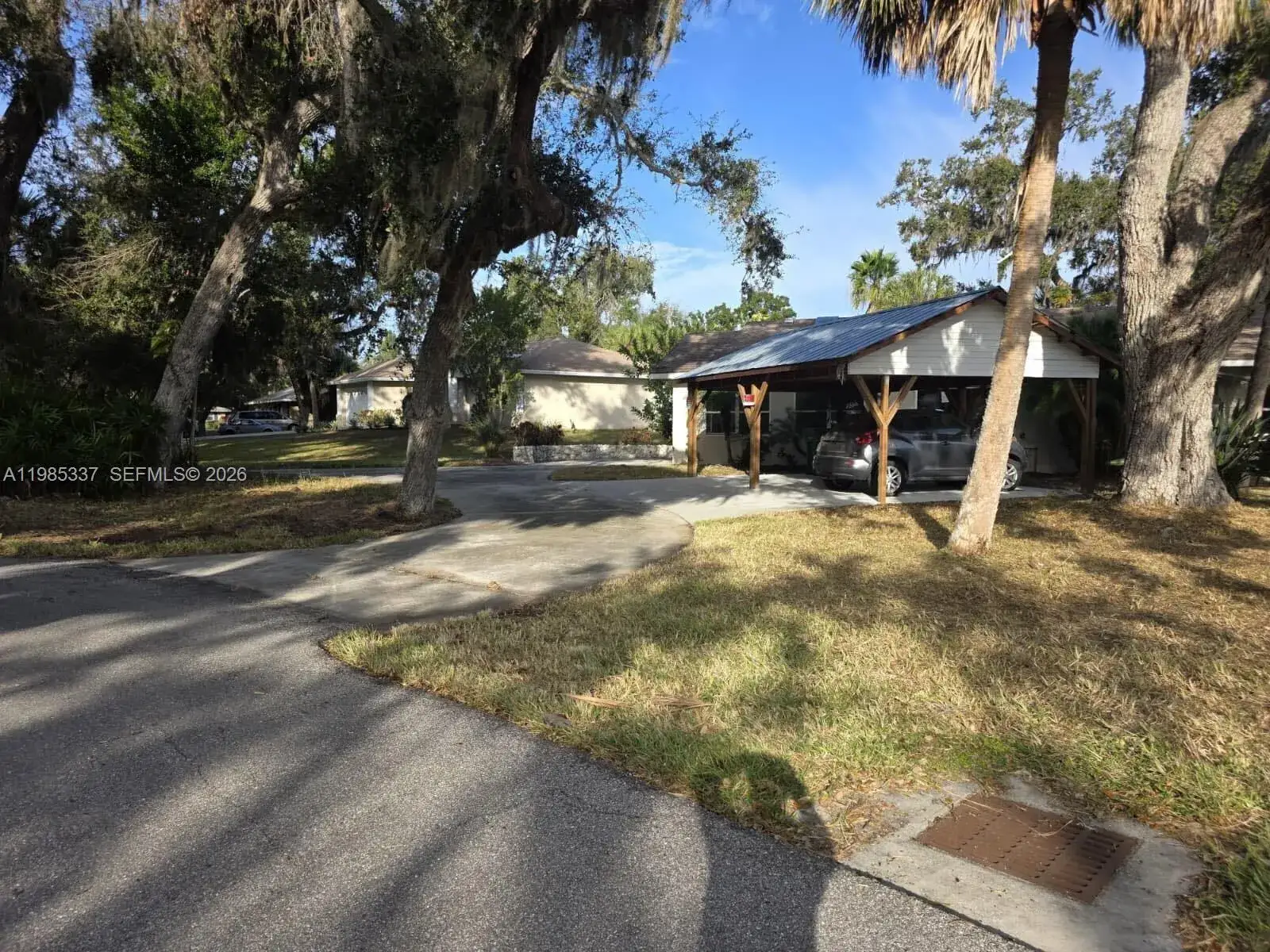 3 bedroom 2 bath Residential for sale at 3661 Bernice LN, Sarasota FL 34238