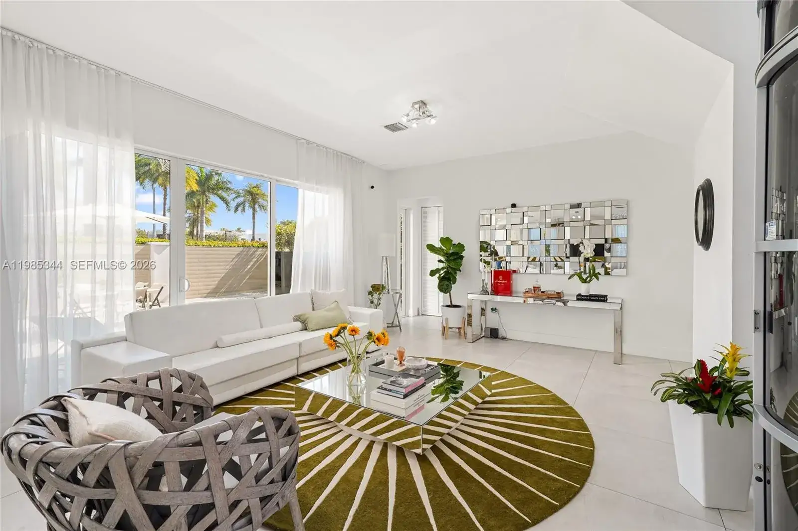 6 bedroom 7 bath Residential for sale at 7515 NW 99th Ave, Doral FL 33178