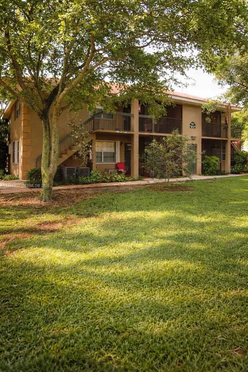 2 bedroom 2 bath Residential for sale at 10480 NW 8th St # 201, Pembroke Pines FL 33026