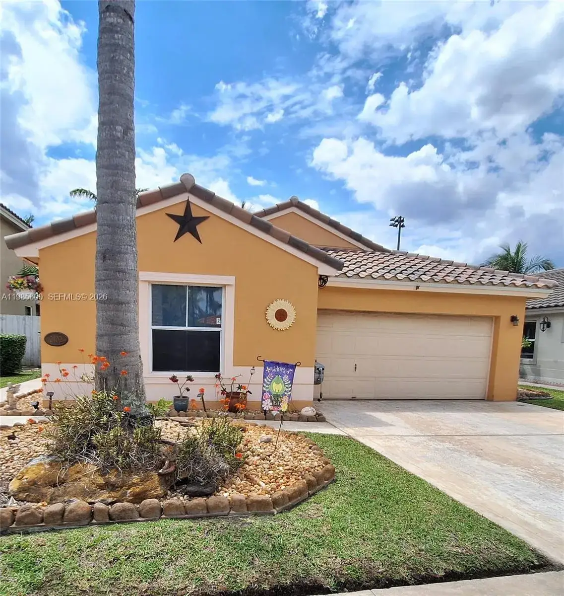 3 bedroom 2 bath Residential for sale at 2102 NW 193rd Ave, Pembroke Pines FL 33029