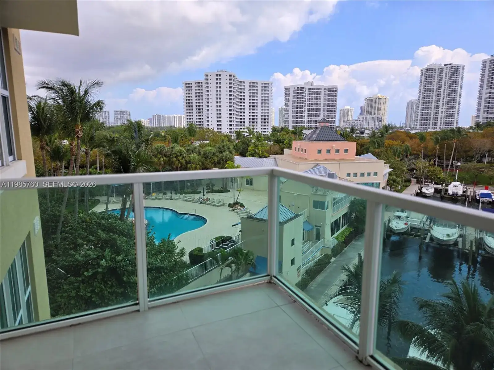 2 bedroom 2 bath Residential for sale at 3340 NE 190th St # 606, Aventura FL 33180