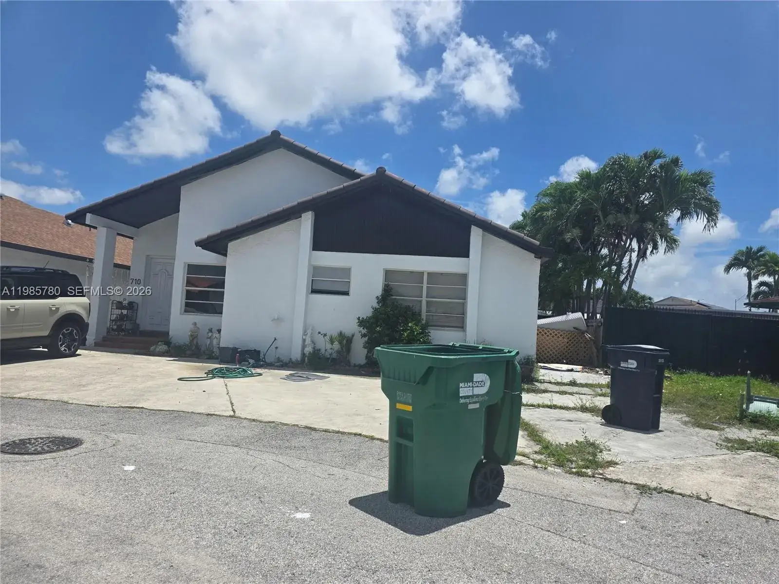 3 bedroom 2 bath Residential for sale at 710 SW 99th Ct Cir, Miami FL 33174