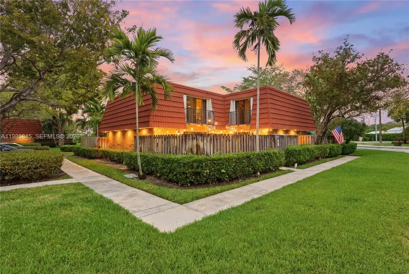 2 bedroom 2 bath Residential for sale at 752 NW 98th Way, Plantation FL 33324