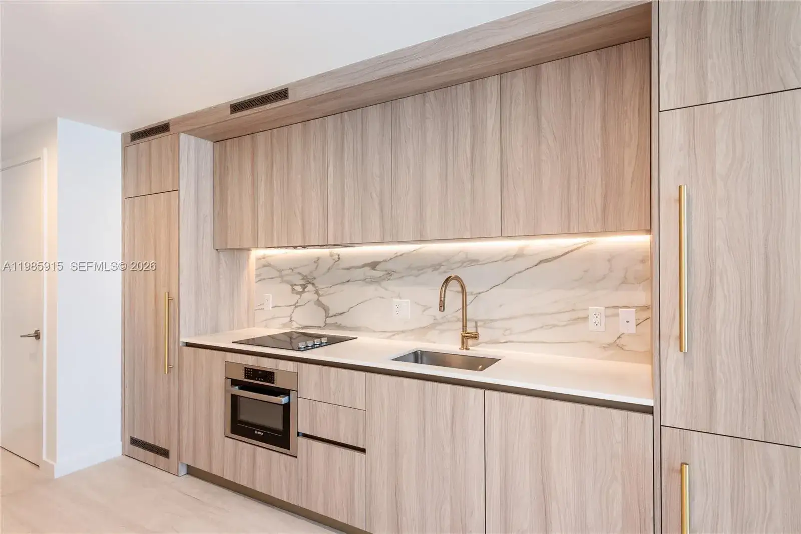 1 bath Residential Lease for rent at 77 SE 5th Street # 1613, Miami FL 33131