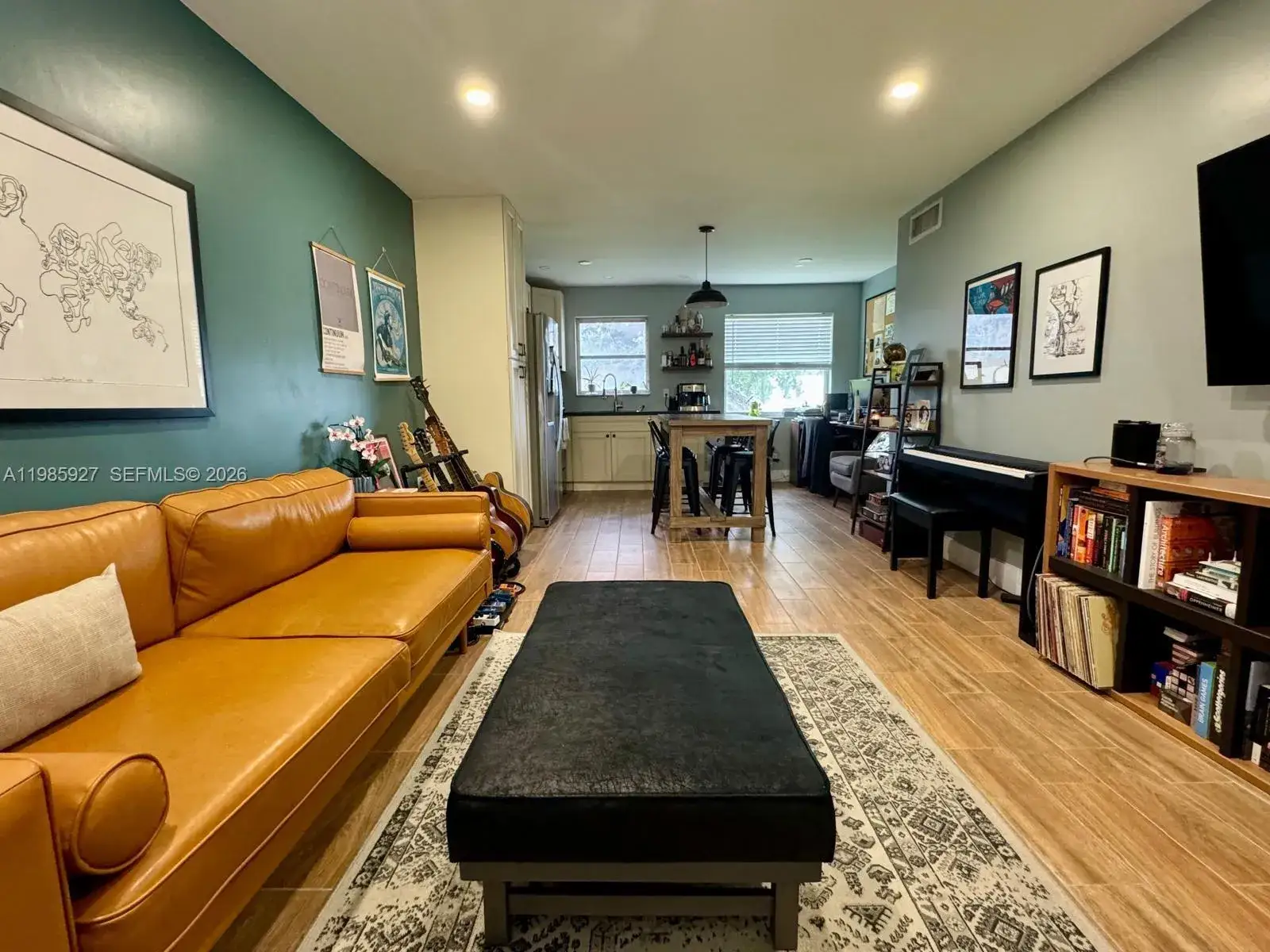 1 bedroom 1 bath Residential Lease for rent at 2840 Taylor St # 28, Hollywood FL 33020