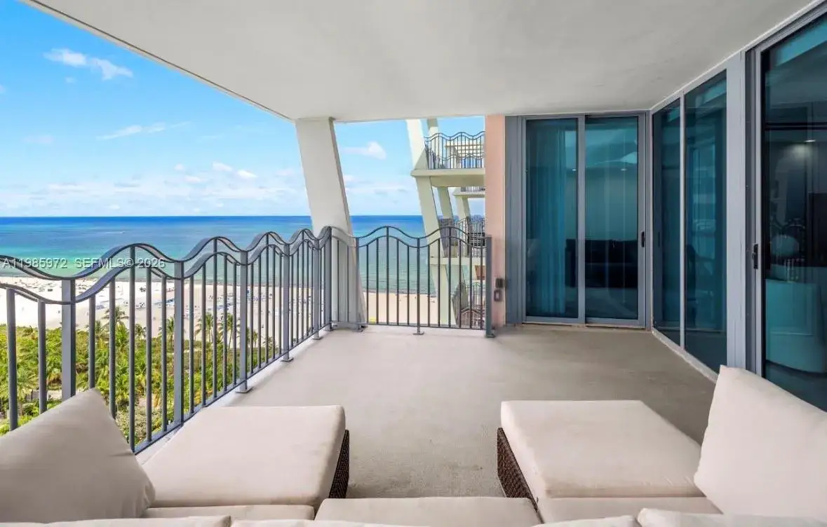 2 bedroom 2 bath Residential Lease for rent at 1500 Ocean Dr # 5, Miami Beach FL 33139