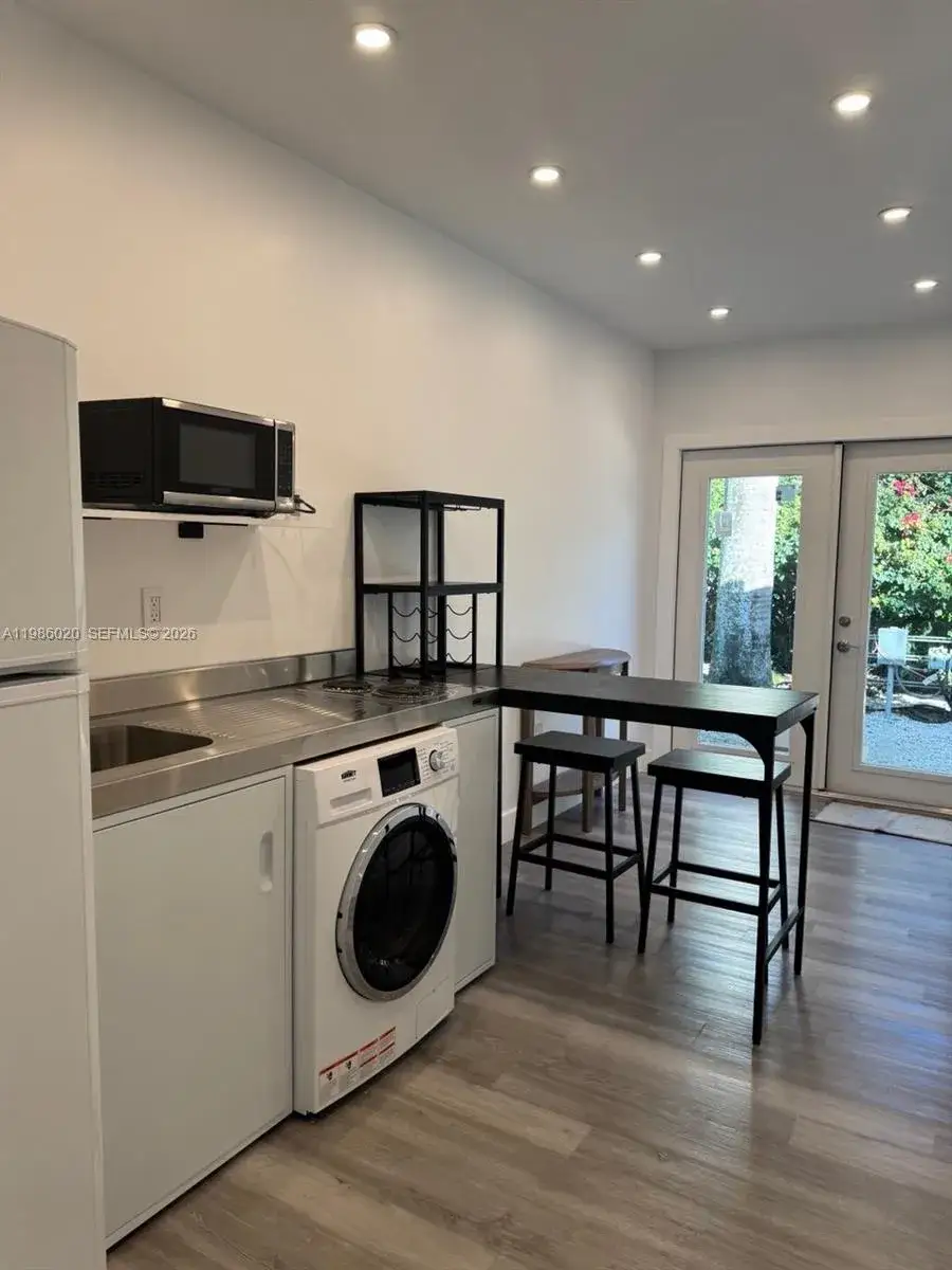 1 bedroom 1 bath Residential Lease for rent at 5800 SW 122nd Ave # 2, Miami FL 33183