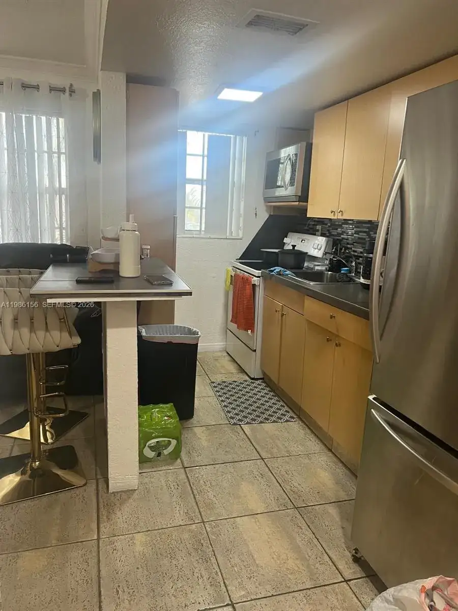 1 bedroom 1 bath Residential for sale at 3901 SW 112th Ave # 34, Miami FL 33165