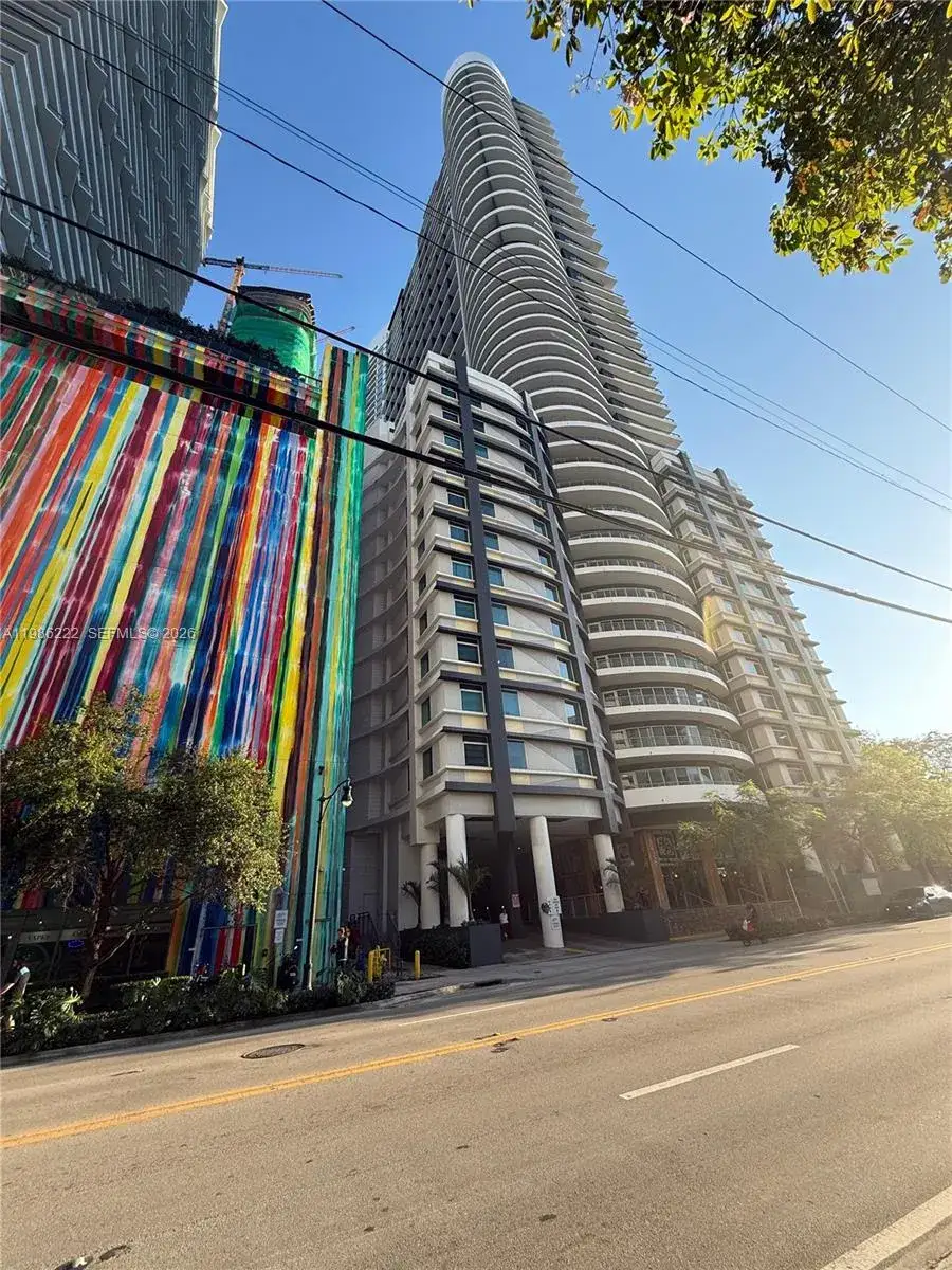 1 bedroom 1 bath Residential for sale at 60 SW 13th St # 3017, Miami FL 33130
