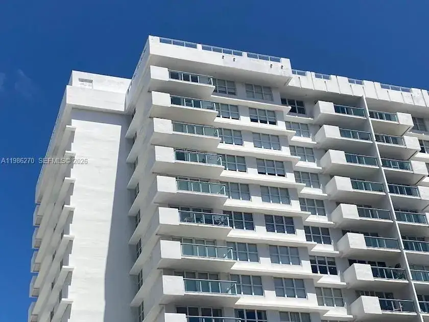 1 bedroom 1 bath Residential for sale at 5601 Collins Ave # 1524, Miami Beach FL 33140