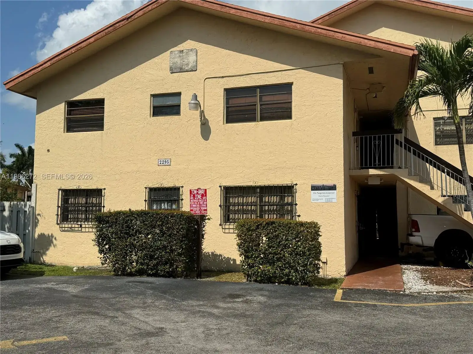 2 bedroom 1 bath Residential for sale at 2295 W 53rd Pl # 201, Hialeah FL 33016