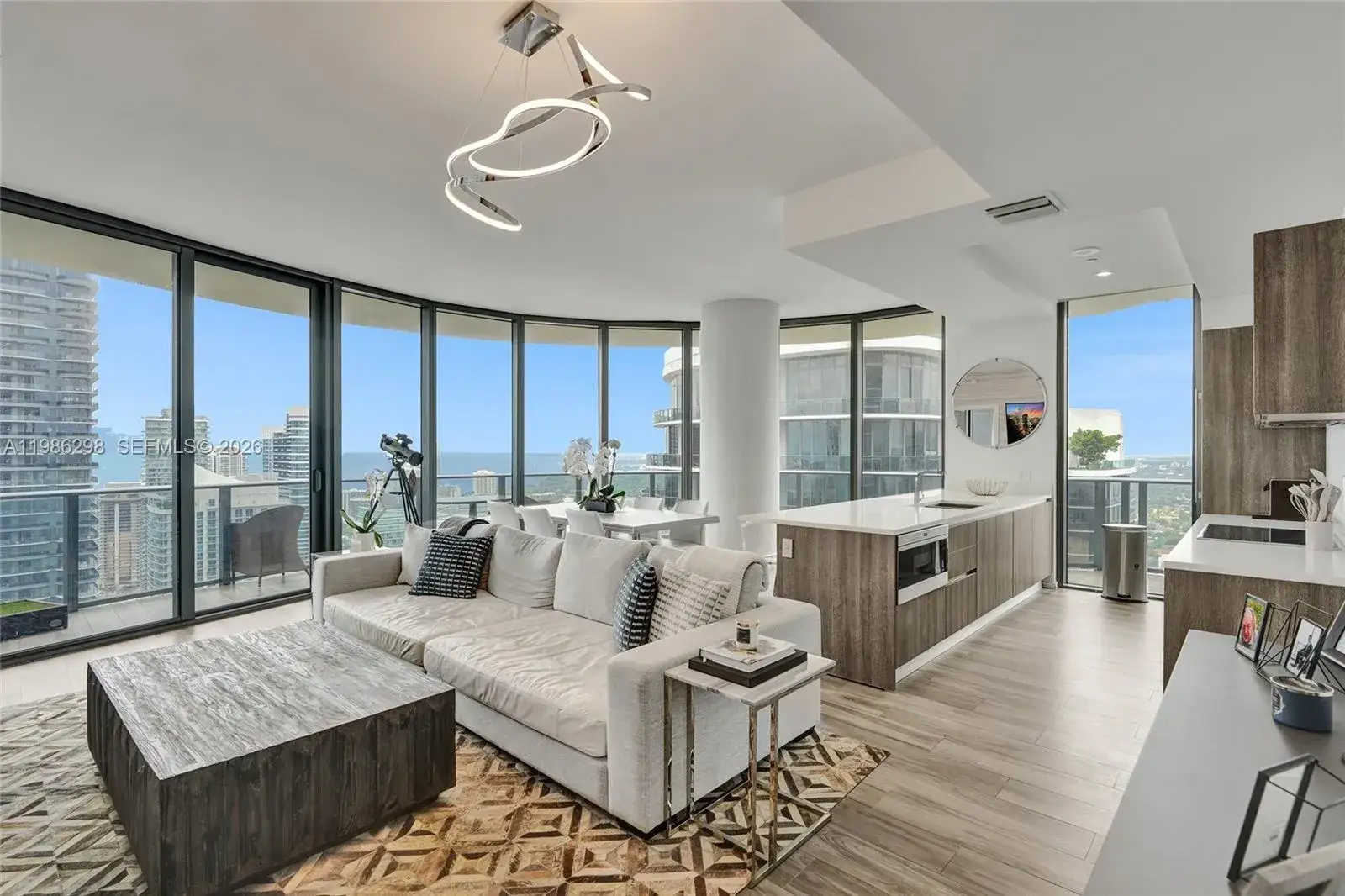 3 bedroom 4 bath Residential Lease for rent at 801 S Miami Ave # 4901, Miami FL 33130