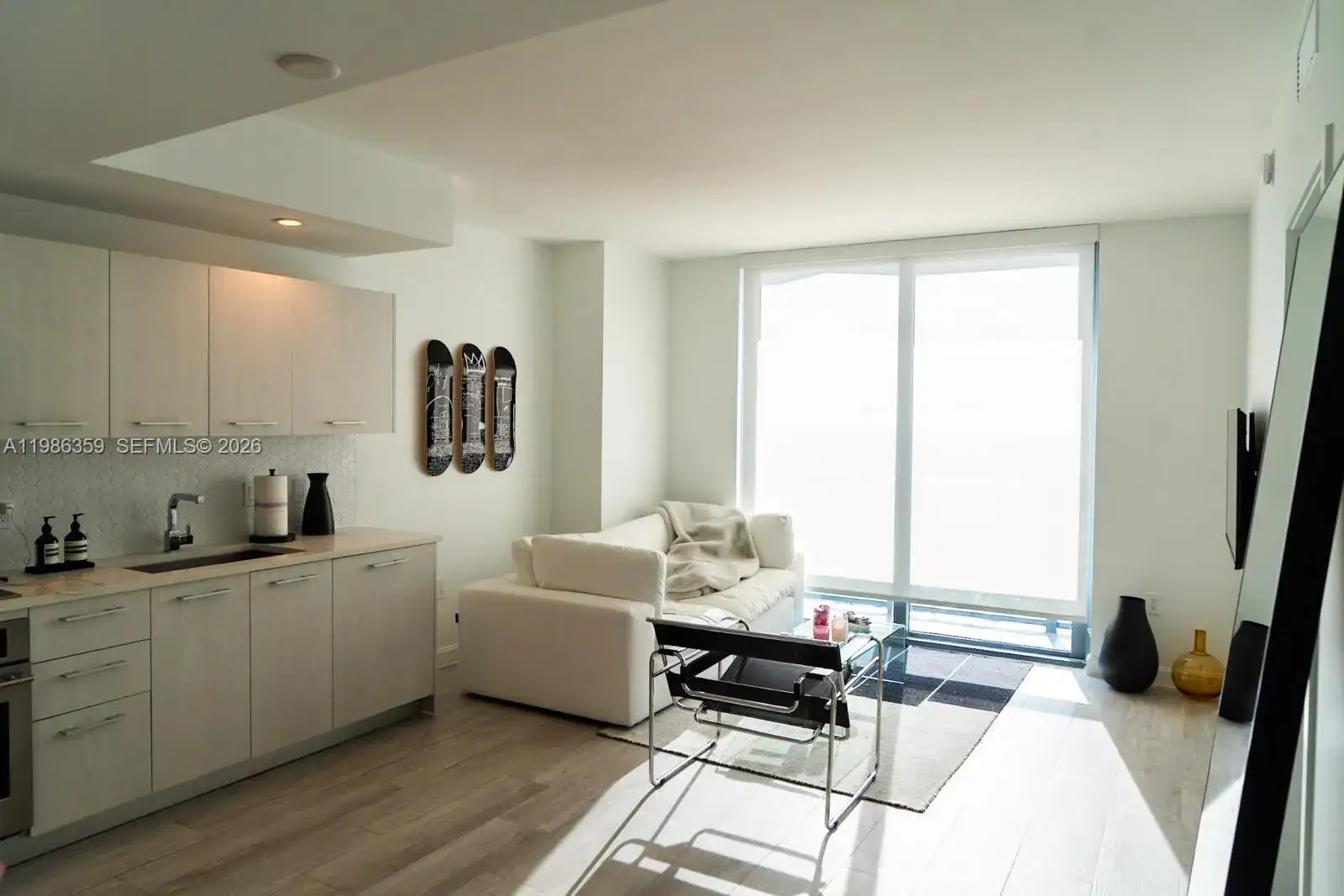 1 bedroom 1 bath Residential Lease for rent at 55 SW 9th St # 3607, Miami FL 33130