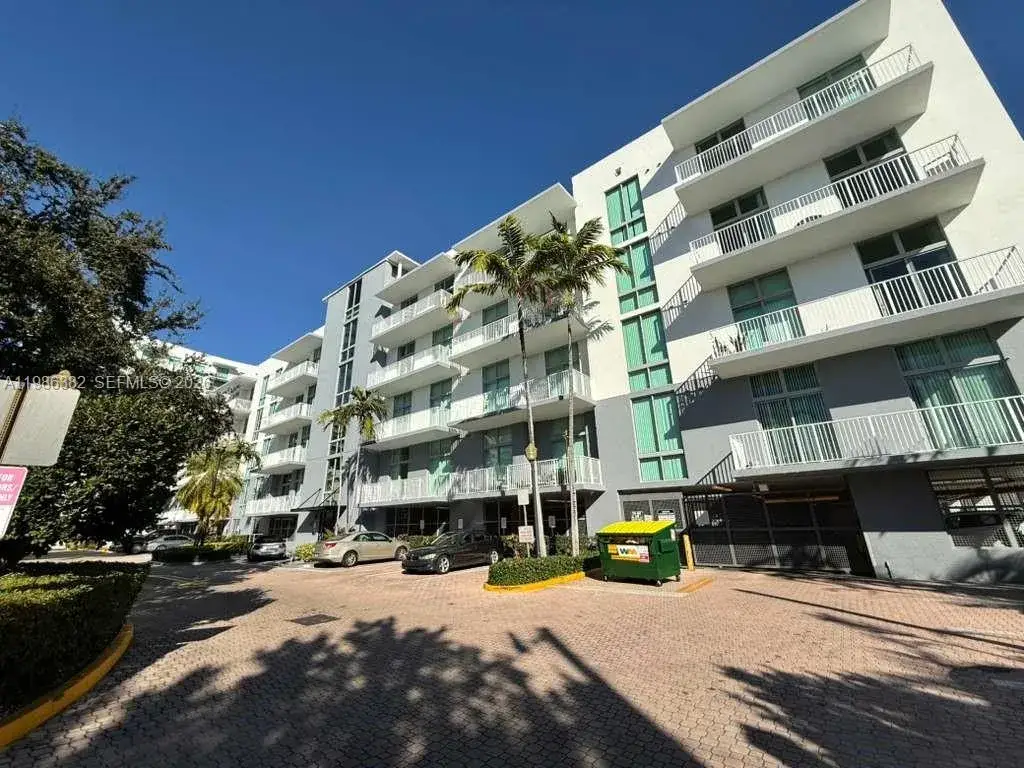 1 bath Residential for sale at 2100 Van Buren St # 501, Hollywood FL 33020