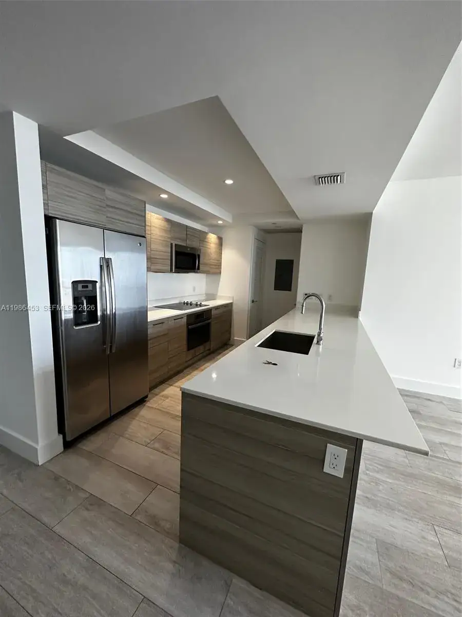 2 bedroom 2 bath Residential for sale at 121 NE 34th St # 2707, Miami FL 33137