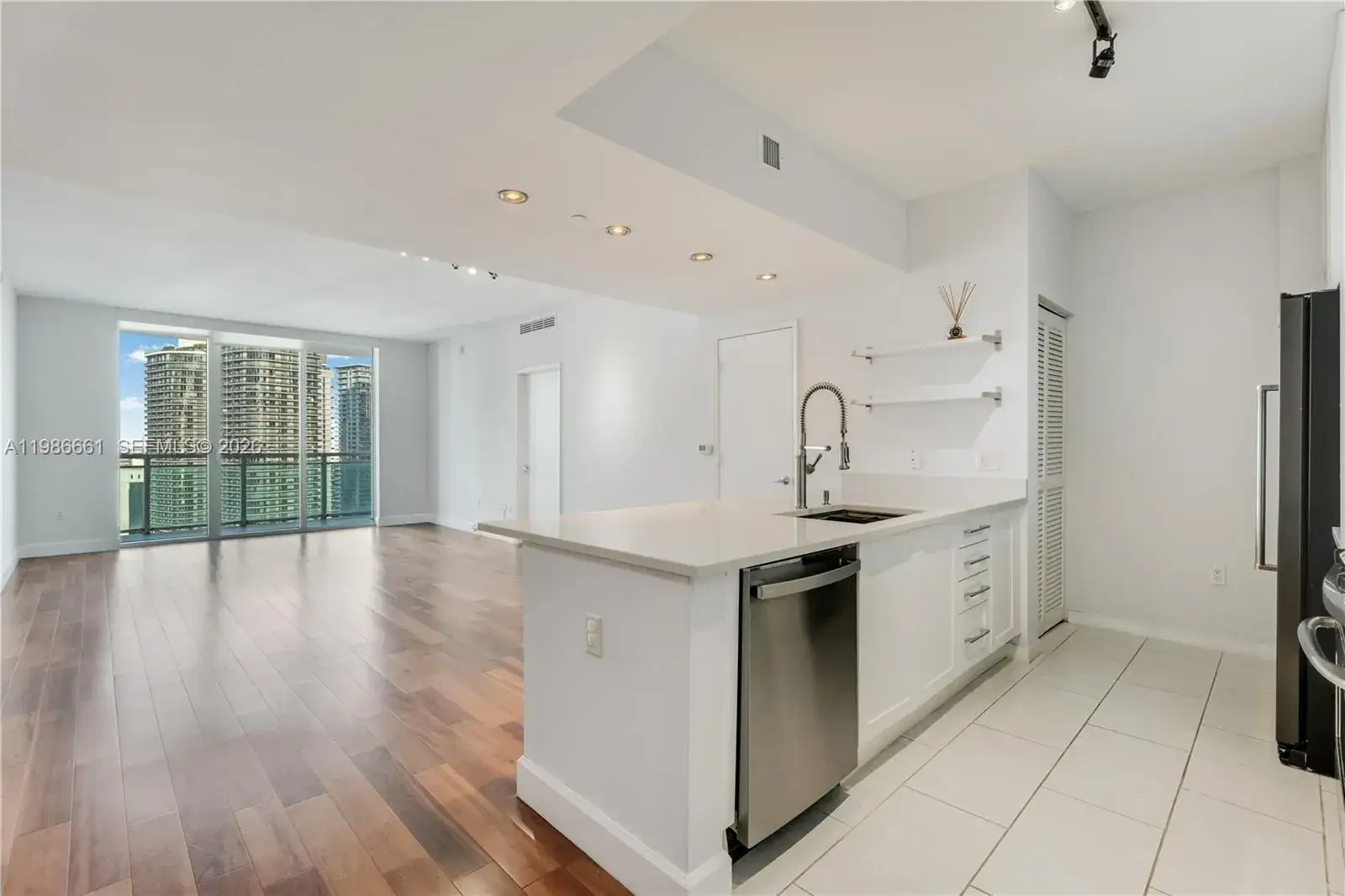 2 bedroom 2 bath Residential for sale at 951 Brickell Ave # 3607, Miami FL 33131