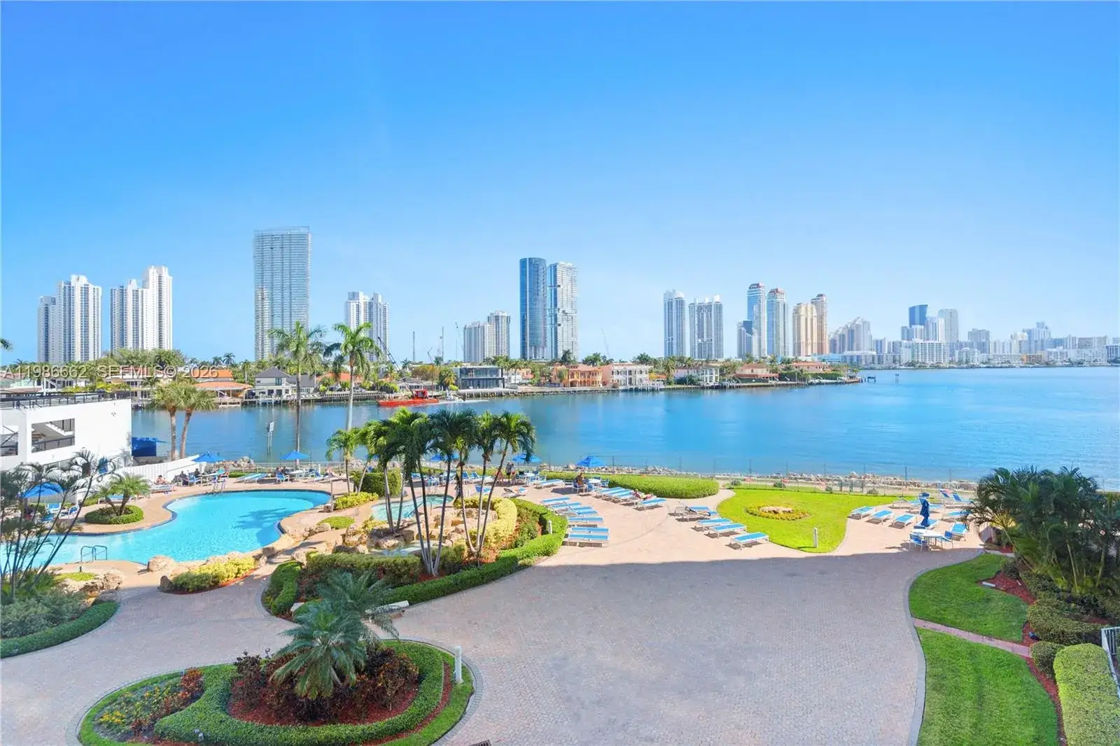 2 bedroom 2 bath Residential Lease for rent at 19101 NE 36th Ct # 409, Aventura FL 33180