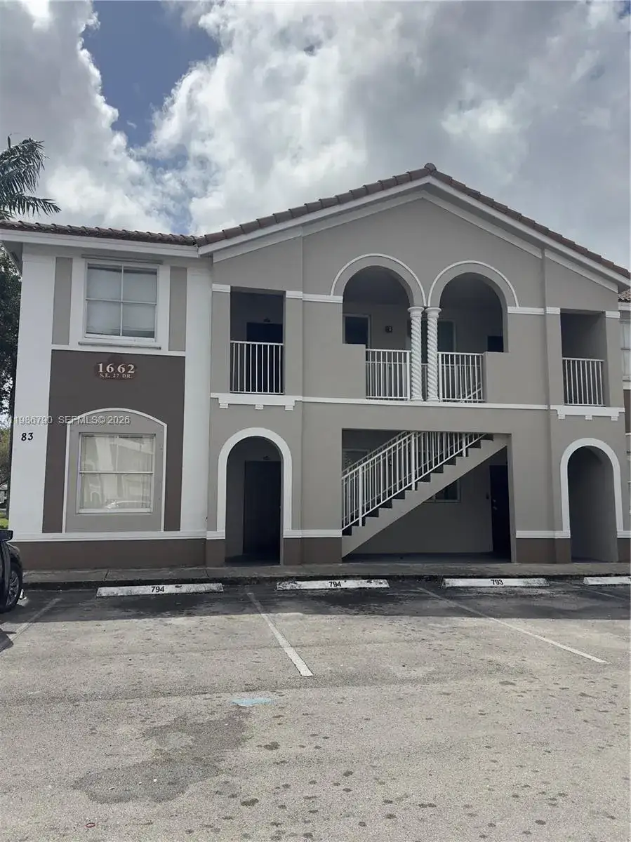 3 bedroom 2 bath Residential for sale at 1662 SE 27th Dr # 209, Homestead FL 33035