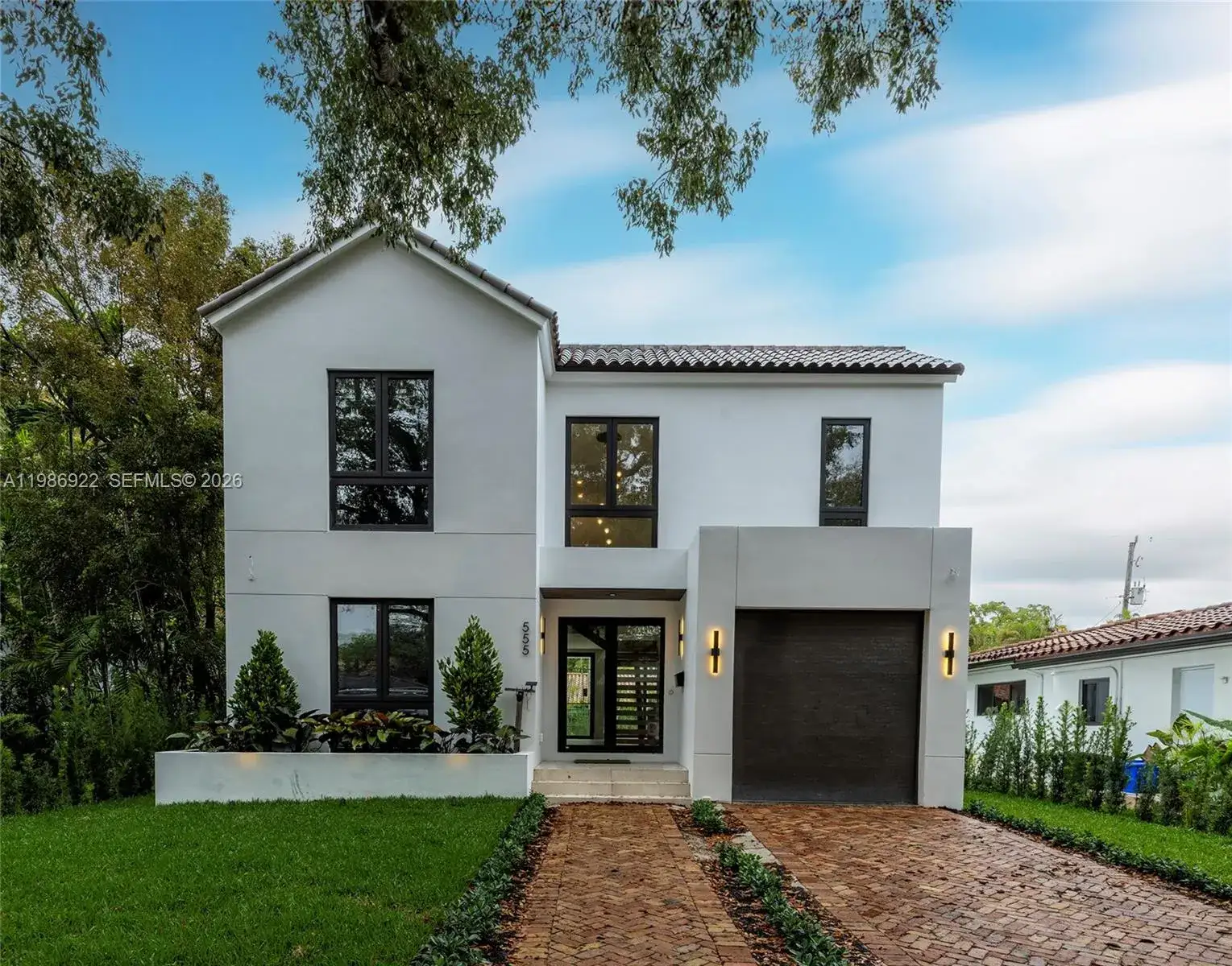 4 bedroom 3 bath Residential for sale at 555 Catalonia Ave, Coral Gables FL 33134