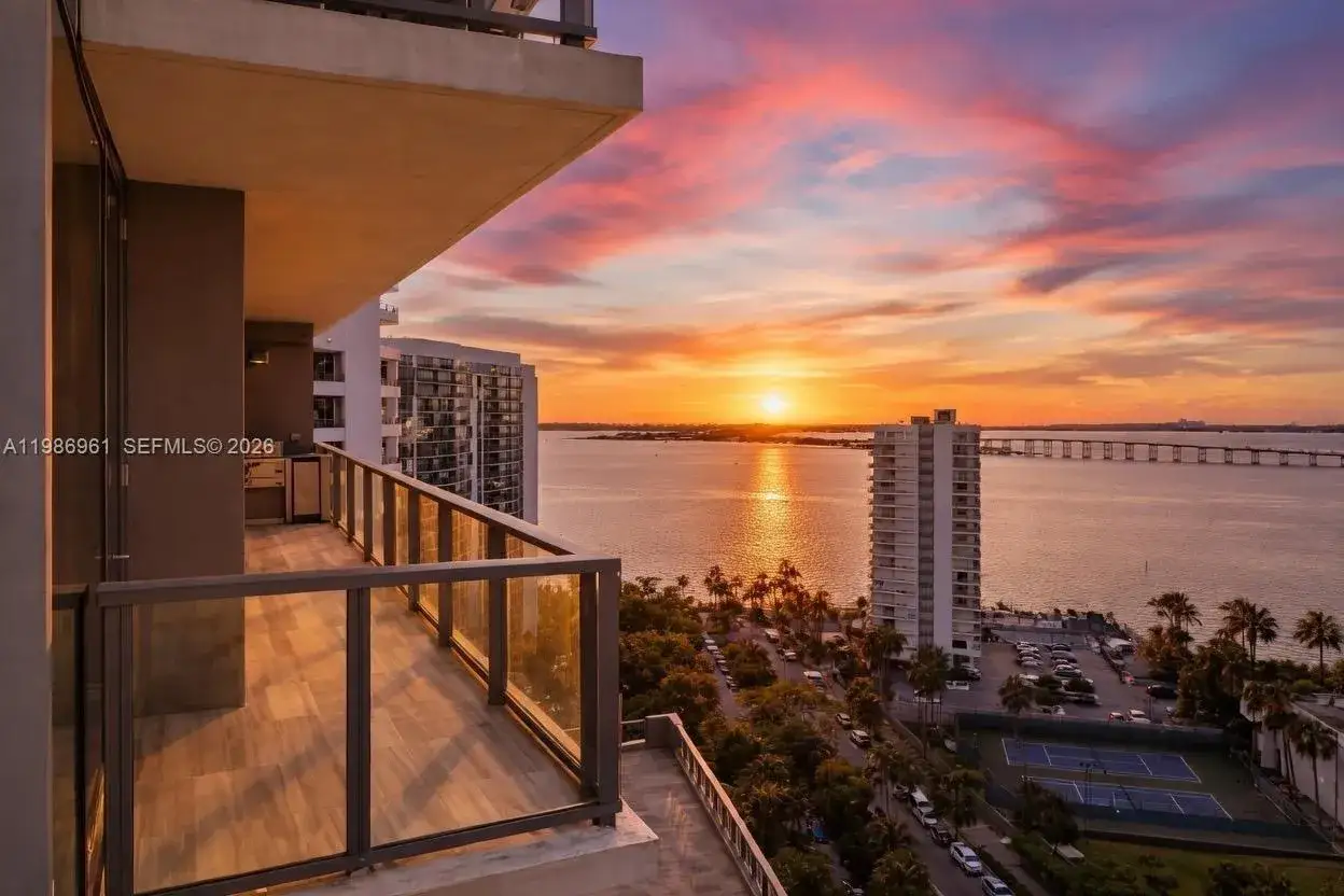 1 bedroom 1 bath Residential for sale at 1451 Brickell Ave # 1404A, Miami FL 33131