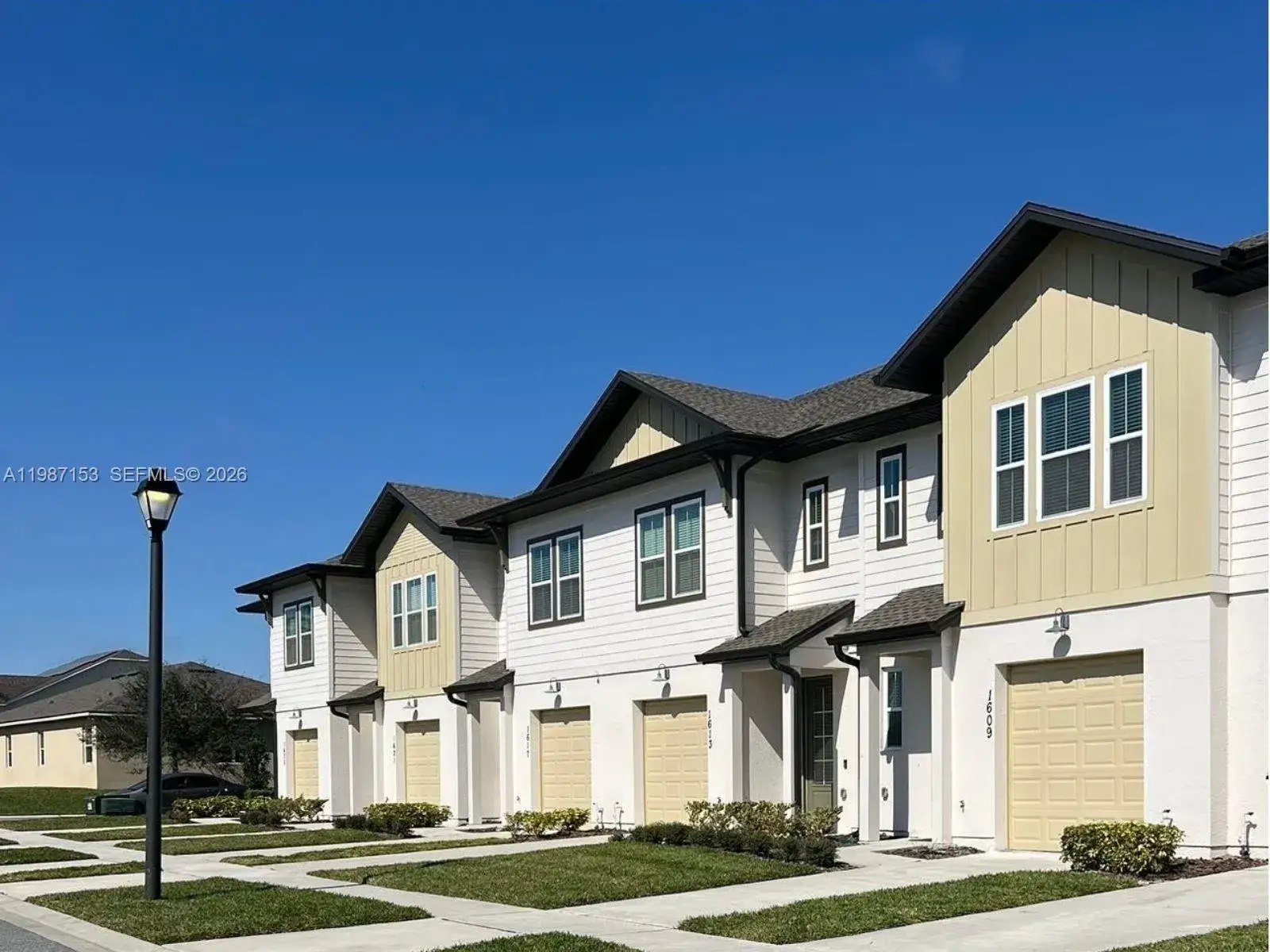 3 bedroom 2 bath Residential for sale at 1613 PELICAN DRIVE, Davenport FL 33896