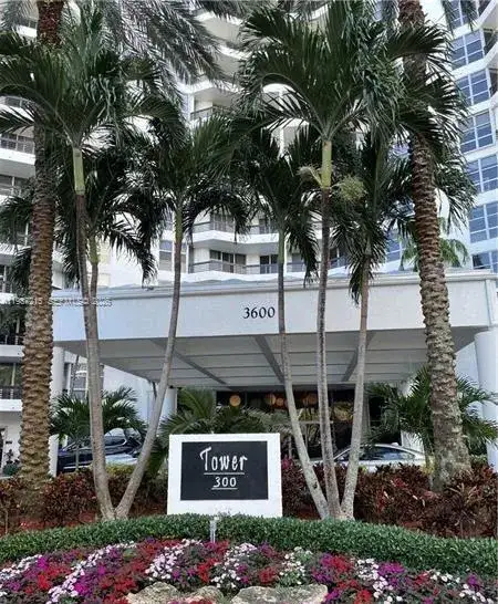 1 bedroom 1 bath Residential for sale at 3600 Mystic Pointe Dr # 1404, Aventura FL 33180