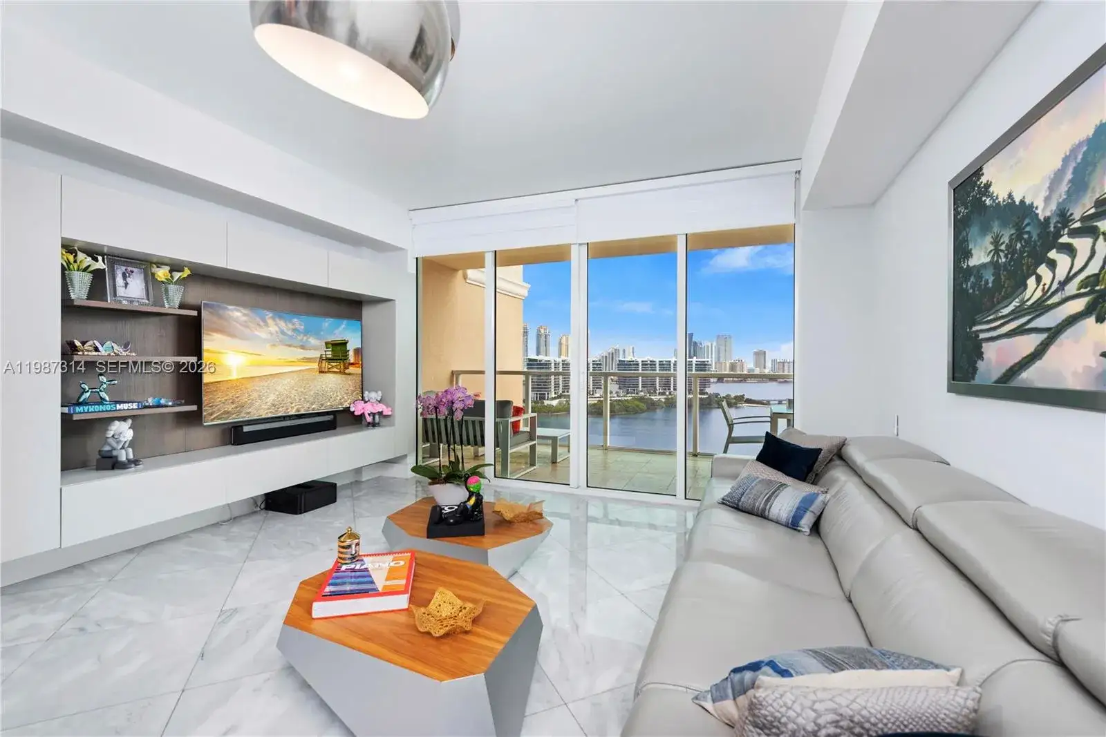 3 bedroom 3 bath Residential for sale at 3330 NE 190th St # 1715, Aventura FL 33180
