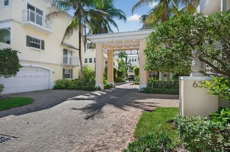 3 bedroom 3 bath Residential for sale at 630 SE 15th St # 5, Fort Lauderdale FL 33316