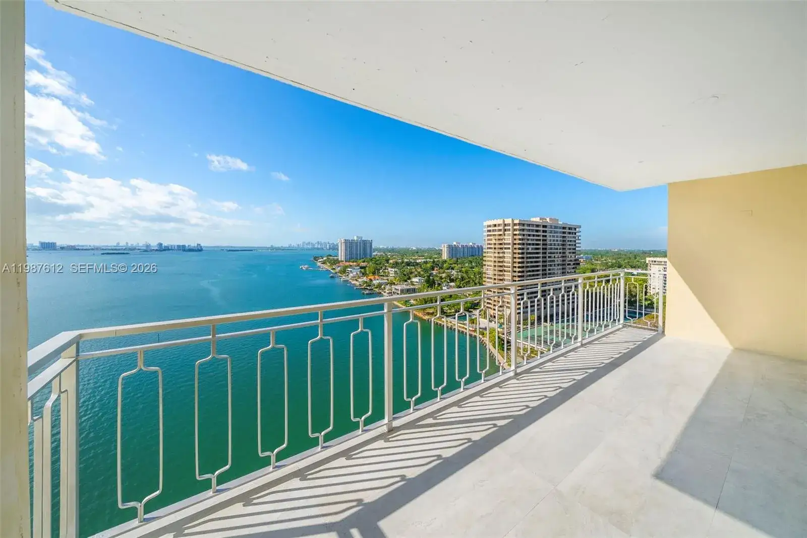 2 bedroom 2 bath Residential for sale at 11111 Biscayne Blvd # 19D, Miami FL 33181