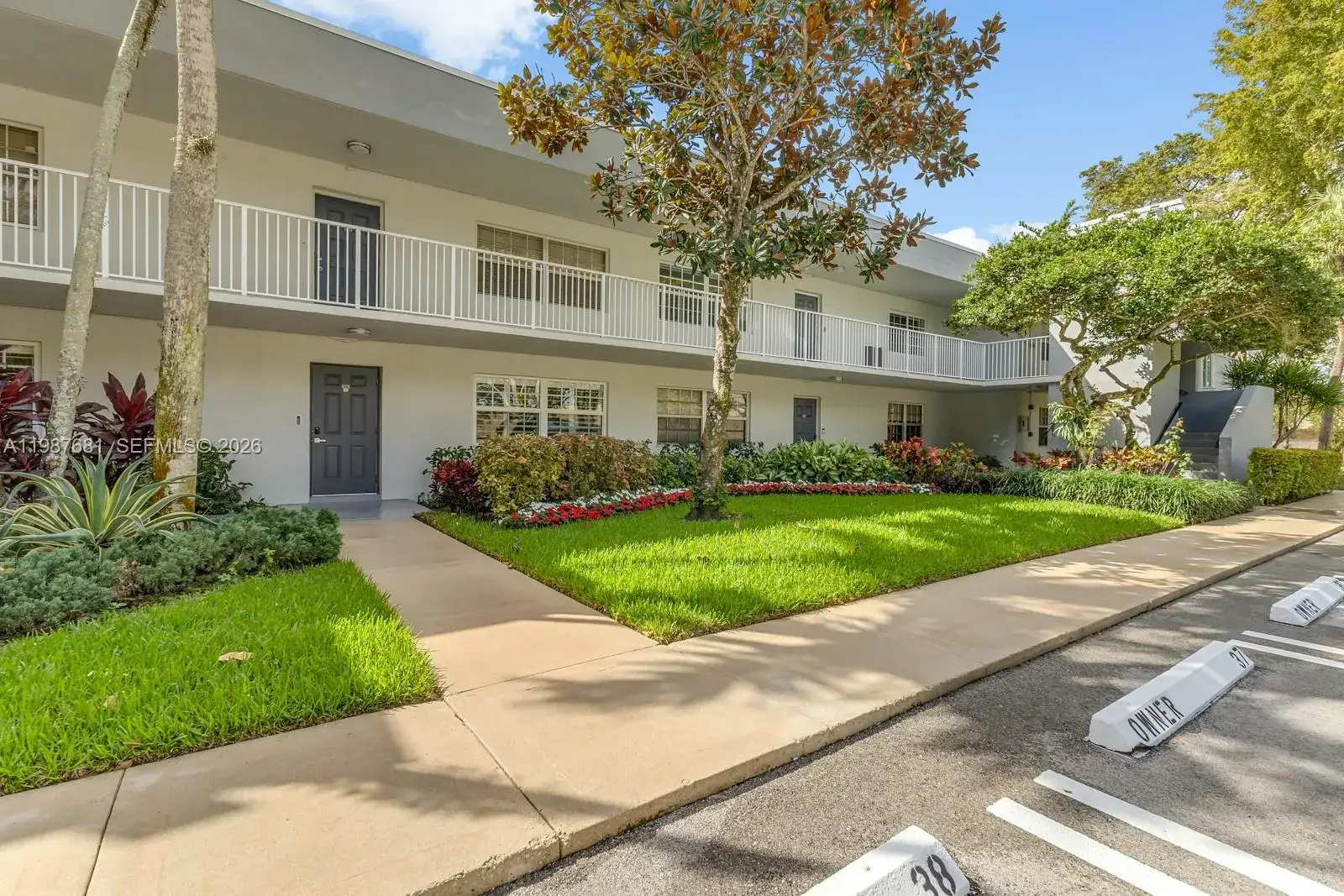 3 bedroom 3 bath Residential for sale at 4280 Oaks Ter # 102, Pompano Beach FL 33069