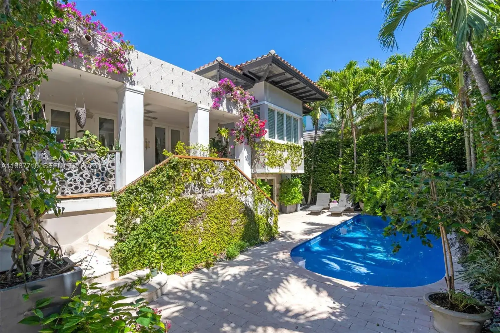 5 bedroom 5 bath Residential for sale at 140 Hampton Ln, Key Biscayne FL 33149